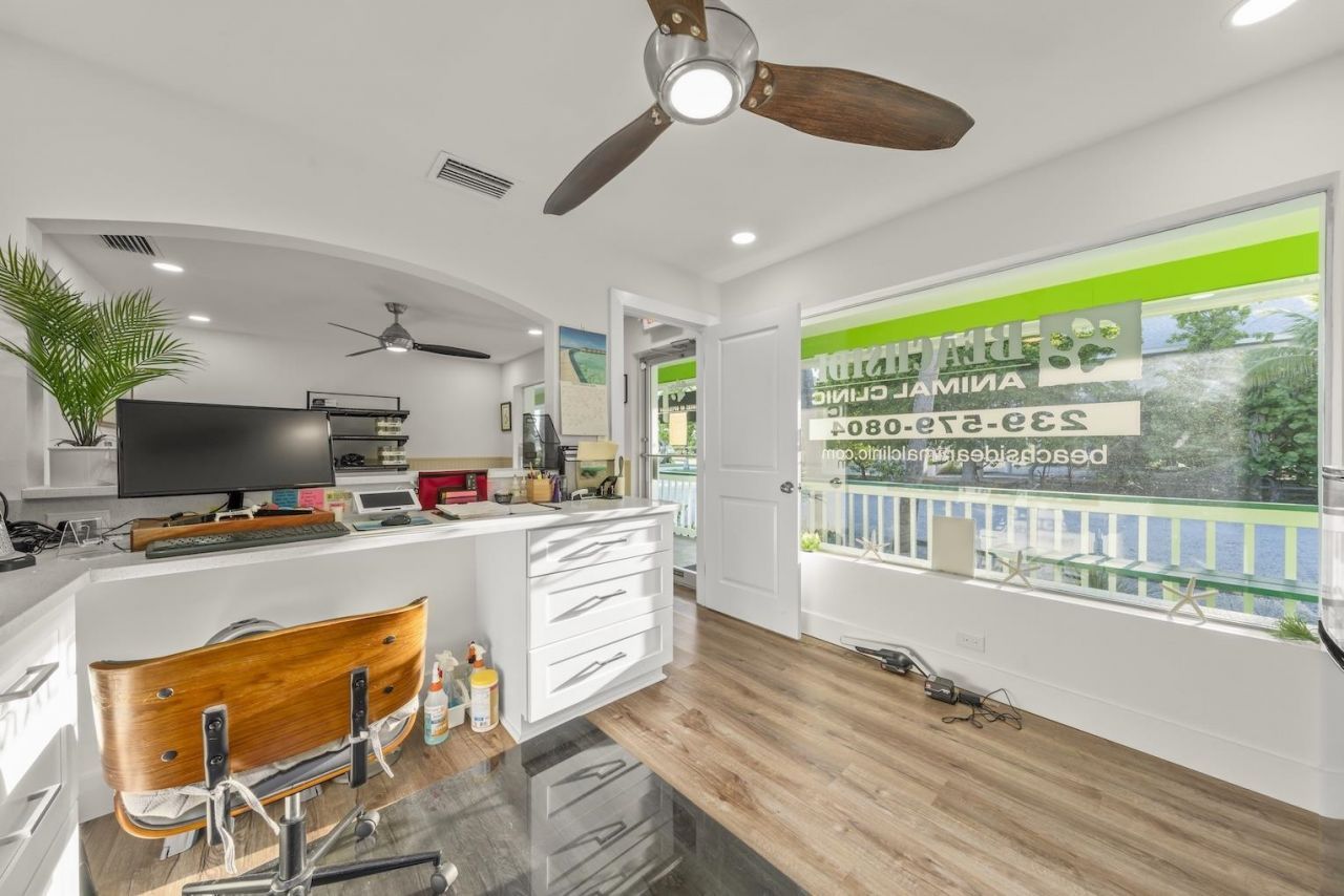 1640 Periwinkle Way, Unit 3, Sanibel, FL 33957 Photo