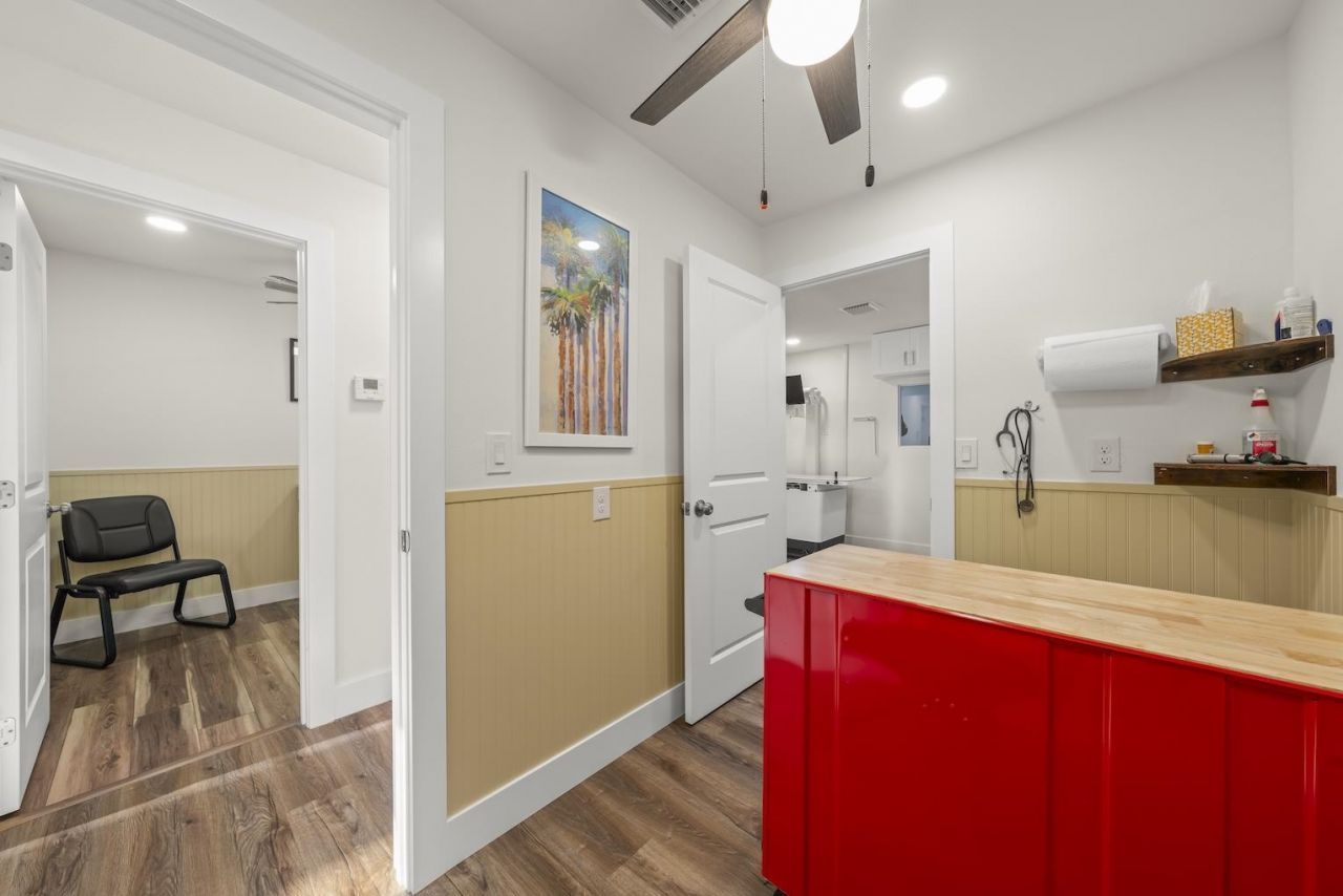 1640 Periwinkle Way, Unit 3, Sanibel, FL 33957 Photo