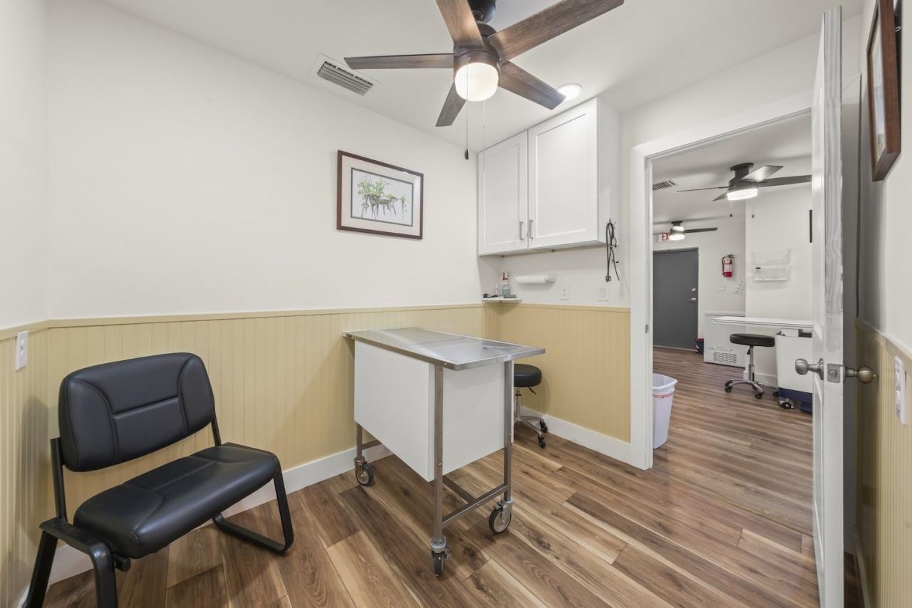 1640 Periwinkle Way, Unit 3, Sanibel, FL 33957 Photo