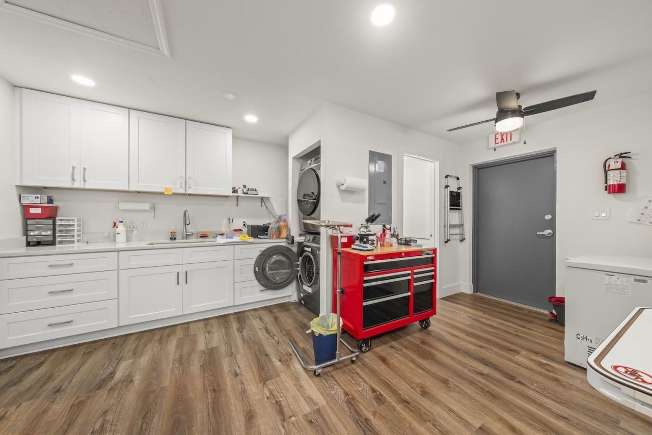 1640 Periwinkle Way, Unit 3, Sanibel, FL 33957 Photo