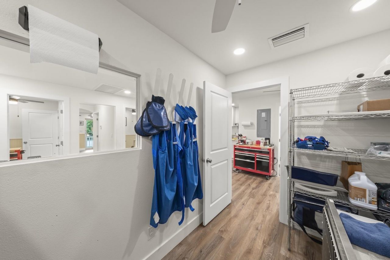 1640 Periwinkle Way, Unit 3, Sanibel, FL 33957 Photo