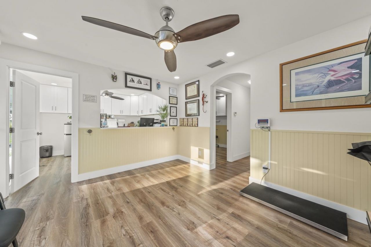 1640 Periwinkle Way, Unit 3, Sanibel, FL 33957 Photo