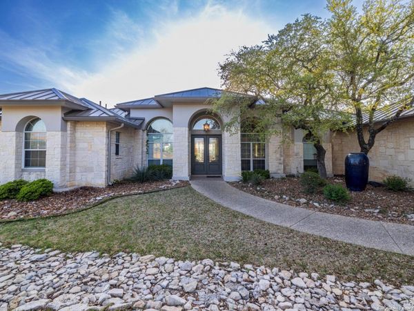 302 PARADISE POINT DR, Boerne, TX 78006