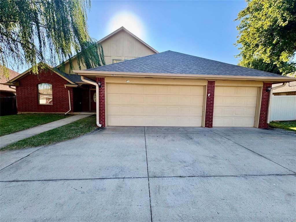 409 Sage Brush Road, Yukon, OK 73099 Main Photo