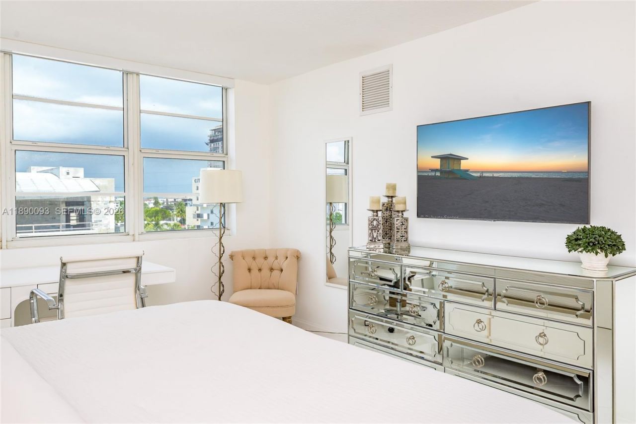 6917 Collins Ave, Unit 720, Miami Beach, FL 33141 Photo