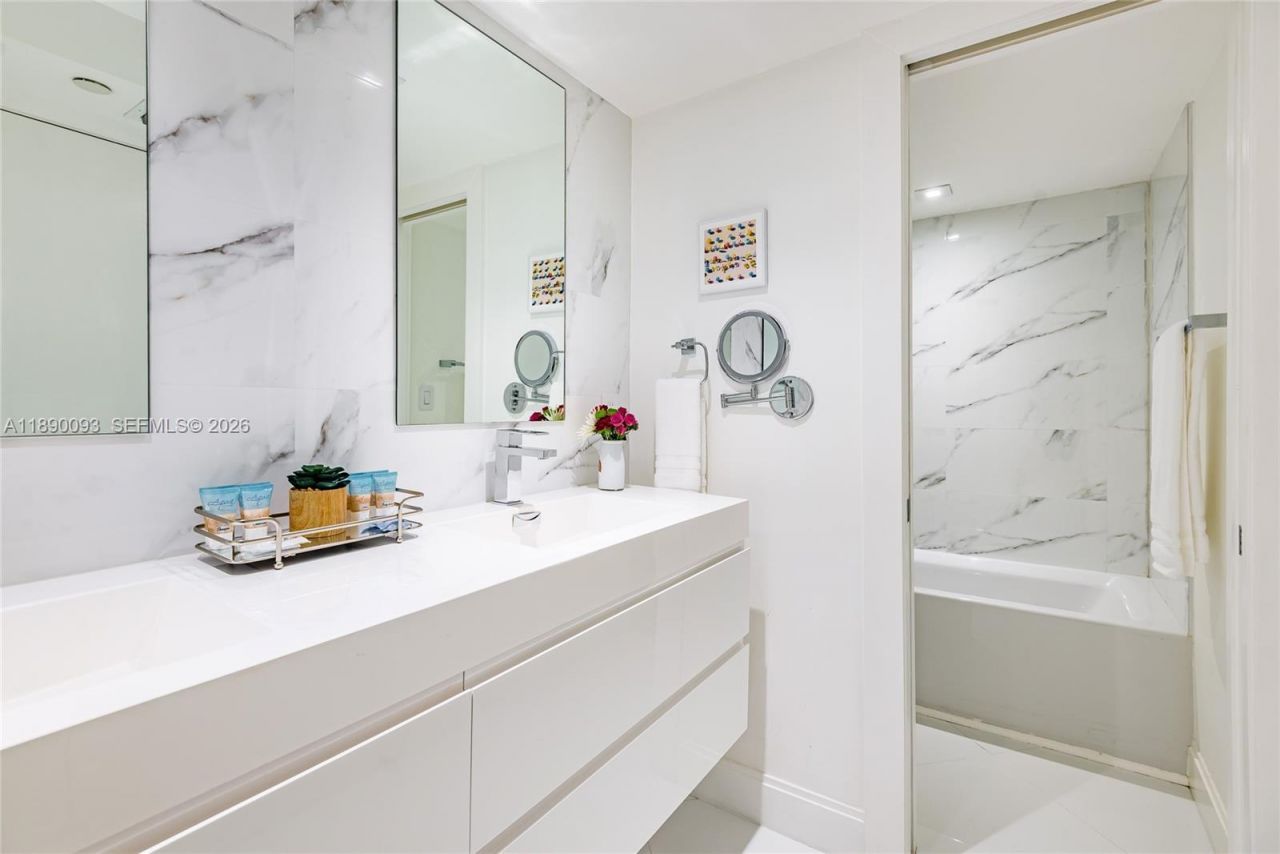 6917 Collins Ave, Unit 720, Miami Beach, FL 33141 Photo