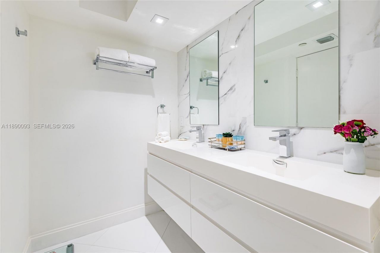 6917 Collins Ave, Unit 720, Miami Beach, FL 33141 Photo