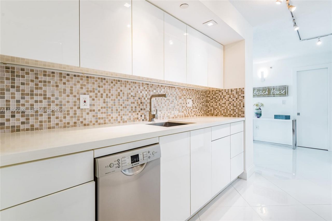 6917 Collins Ave, Unit 720, Miami Beach, FL 33141 Photo