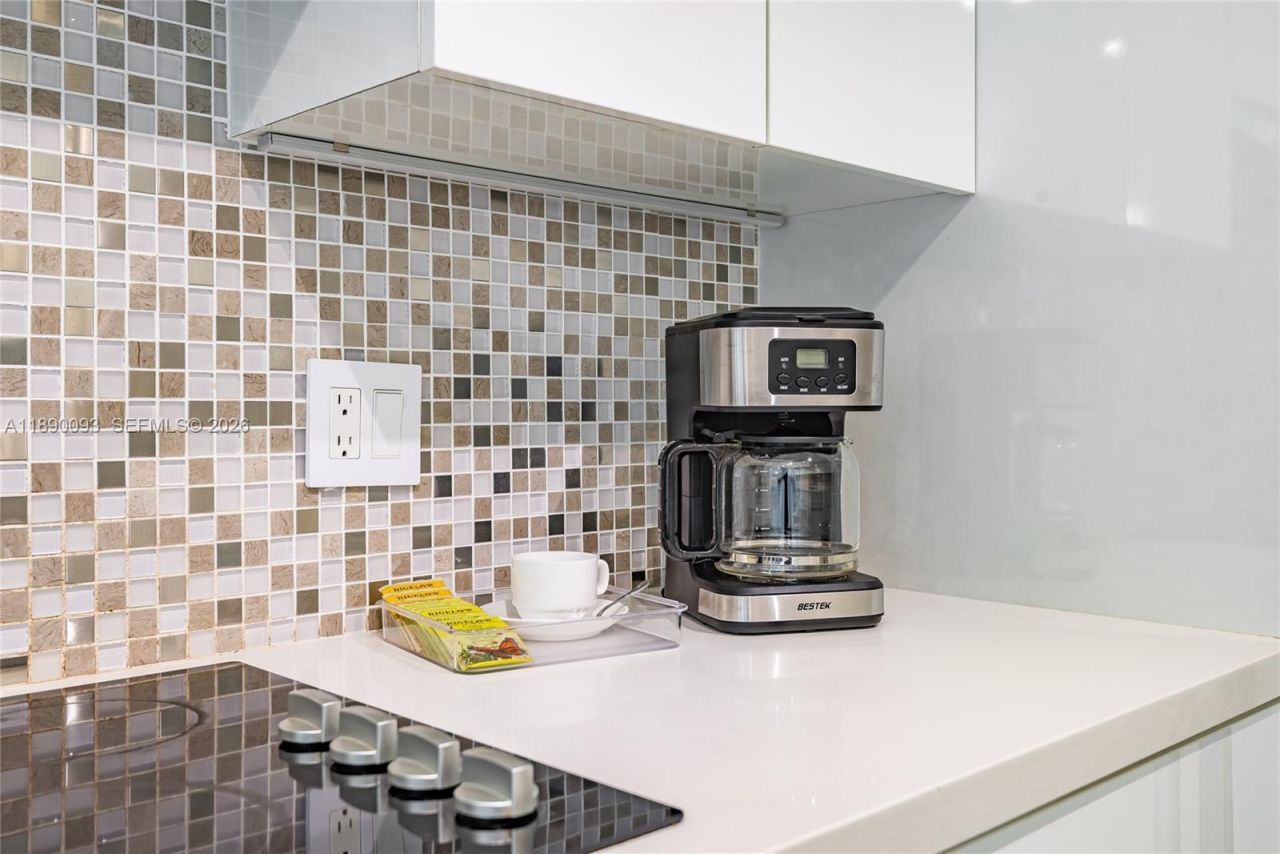 6917 Collins Ave, Unit 720, Miami Beach, FL 33141 Photo