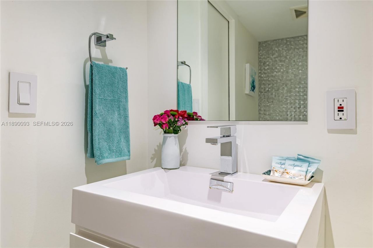 6917 Collins Ave, Unit 720, Miami Beach, FL 33141 Photo