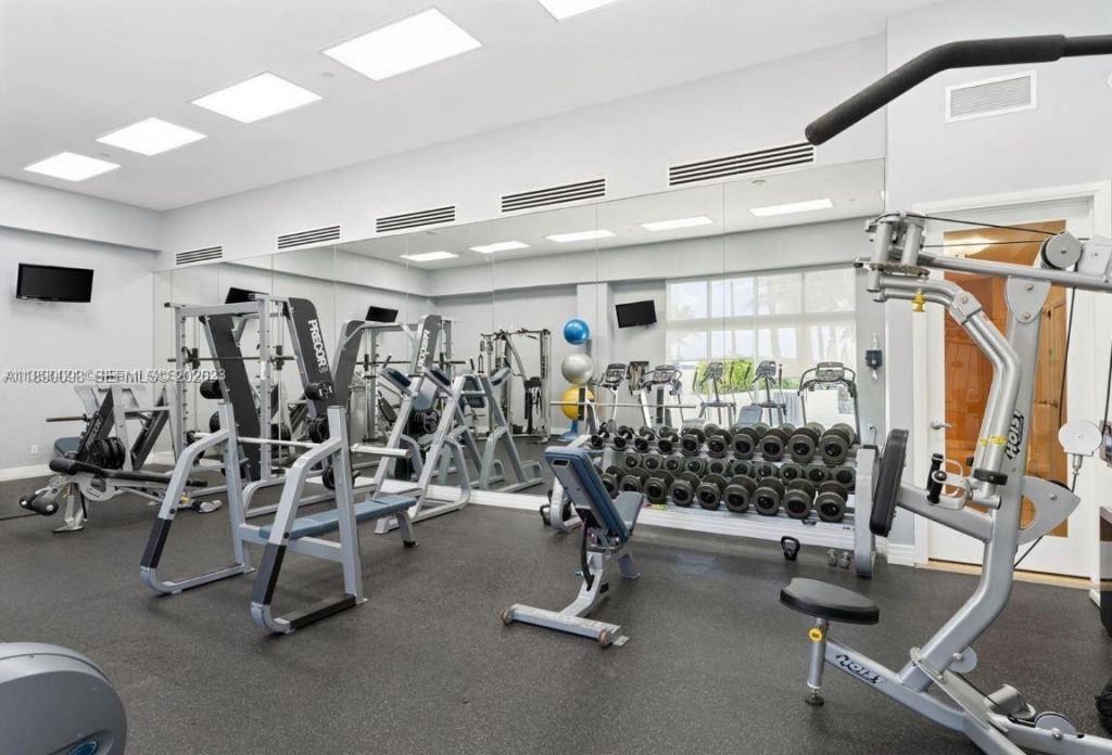 6917 Collins Ave, Unit 720, Miami Beach, FL 33141 Photo