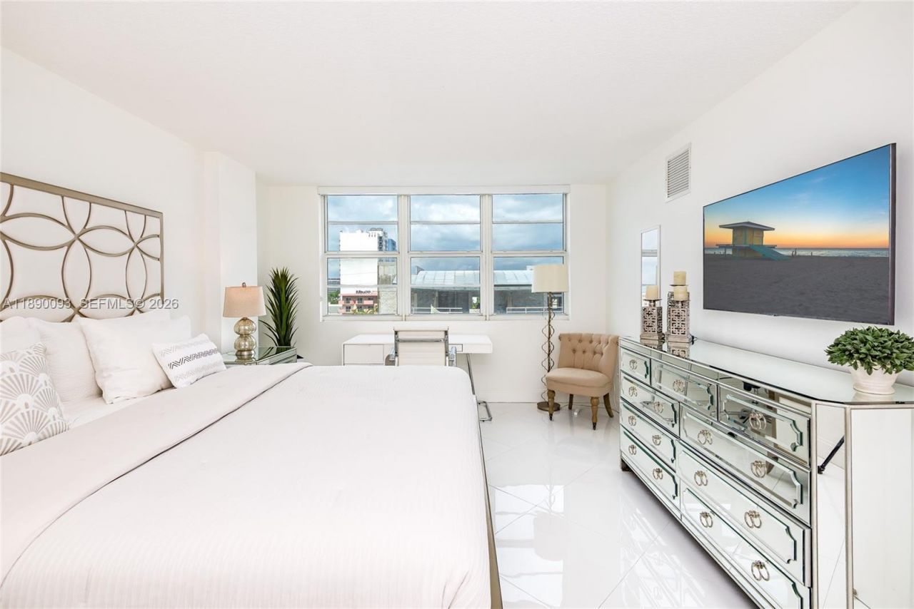 6917 Collins Ave, Unit 720, Miami Beach, FL 33141 Photo