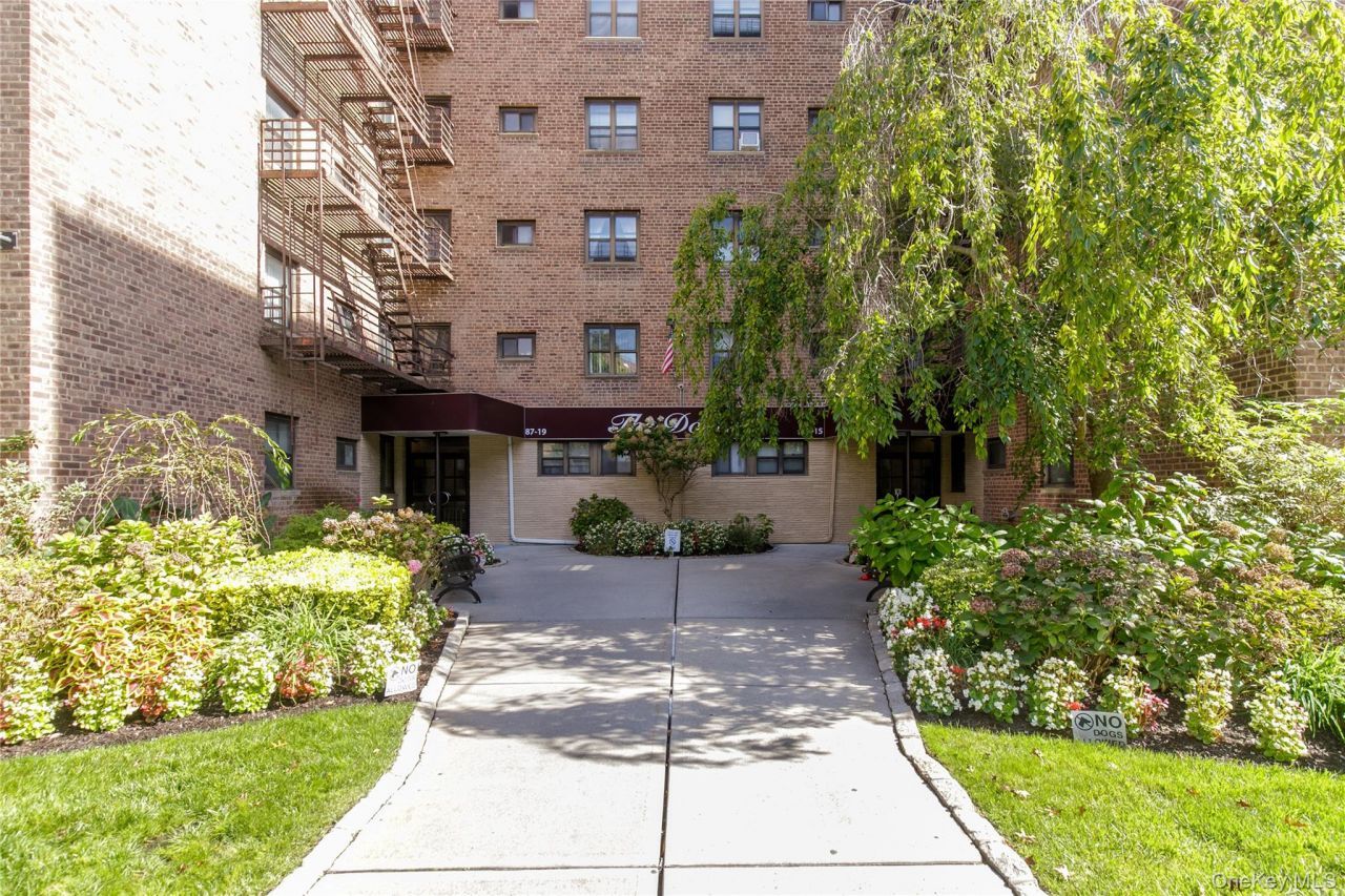 87-15 204th Street, Unit B57, Hollis, NY 11423 Main Photo