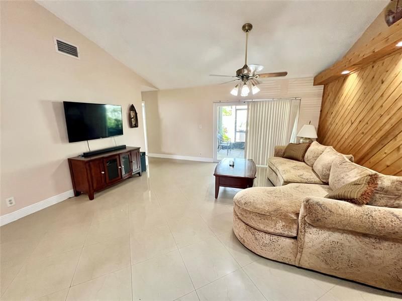 7321 NW 38th Ct, Coral Springs, FL 33065 Photo