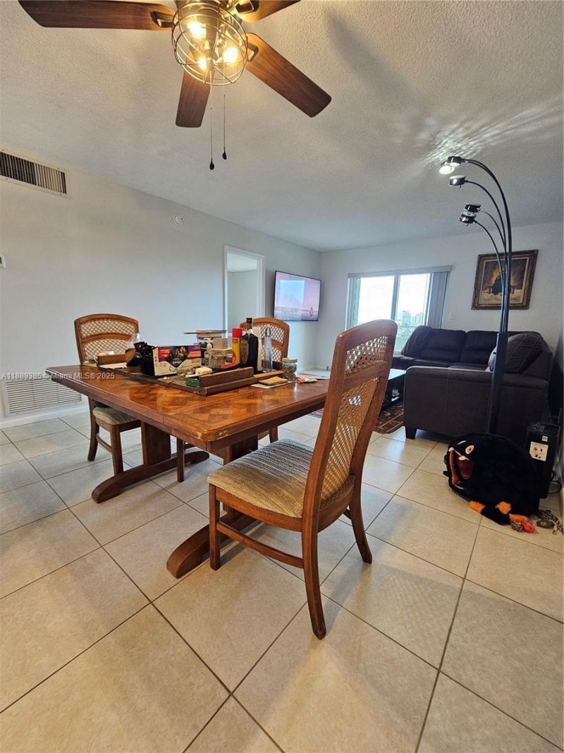 900 NE 18th Ave, Unit 709, Fort Lauderdale, FL 33304 Photo