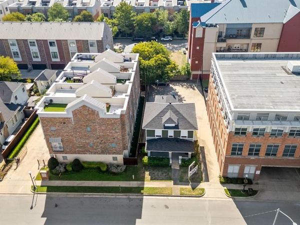 610 E Weatherford Street, Fort Worth, TX 76118