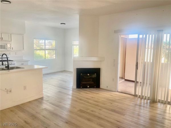 1050 E Cactus Avenue, Unit 2017, Las Vegas, NV 89183