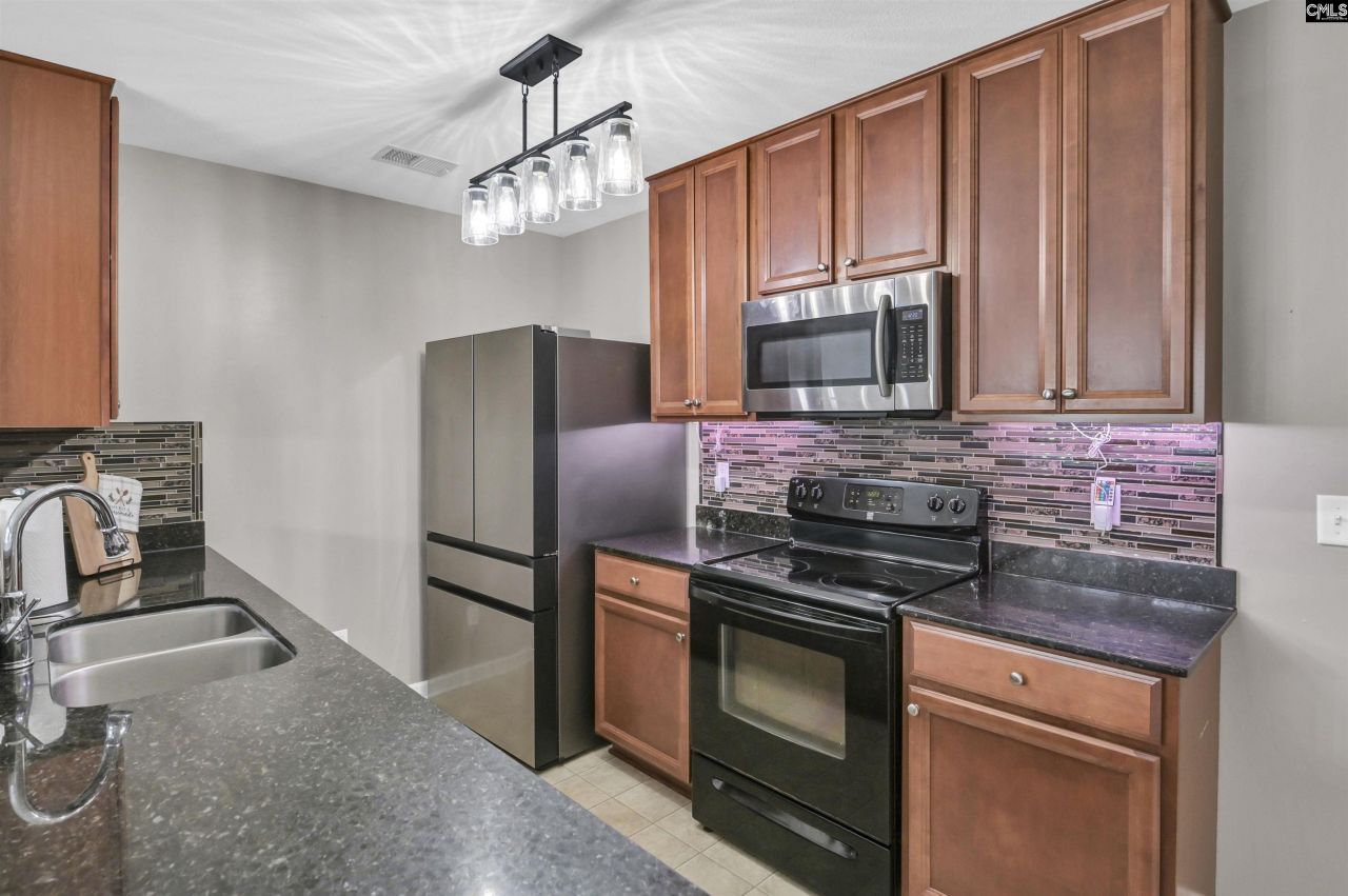 246 Whitton Lane Photo 10