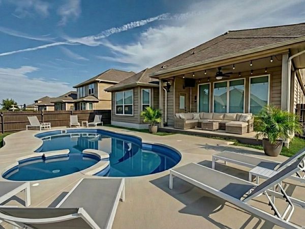 4613 Falling Oak, Cibolo, TX 78108