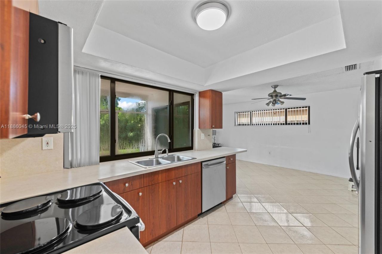 7070 NW 21st St, Sunrise, FL 33313 Photo