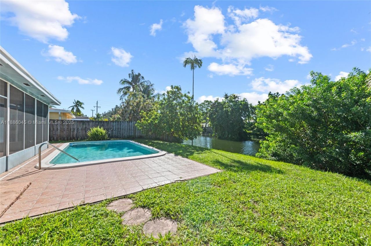 7070 NW 21st St, Sunrise, FL 33313 Photo