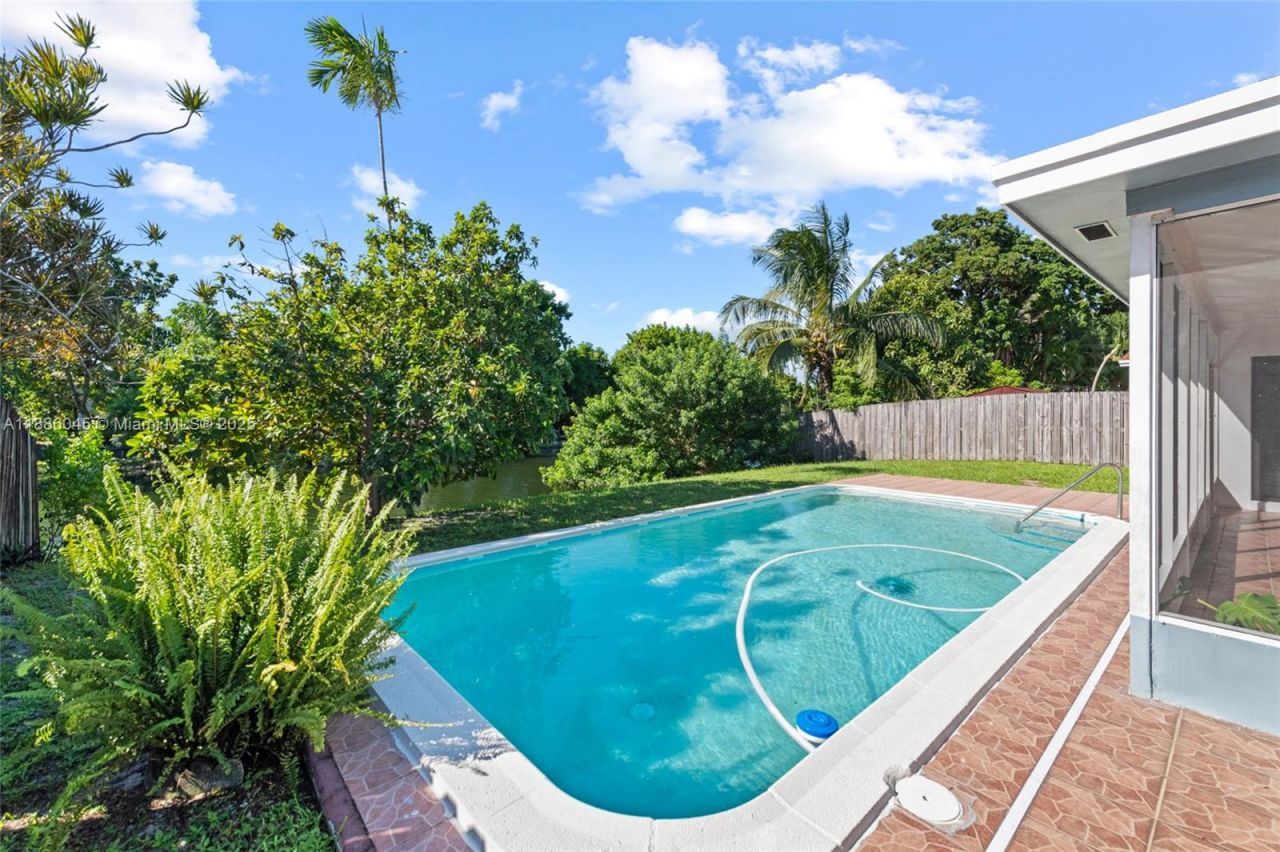 7070 NW 21st St, Sunrise, FL 33313 Photo