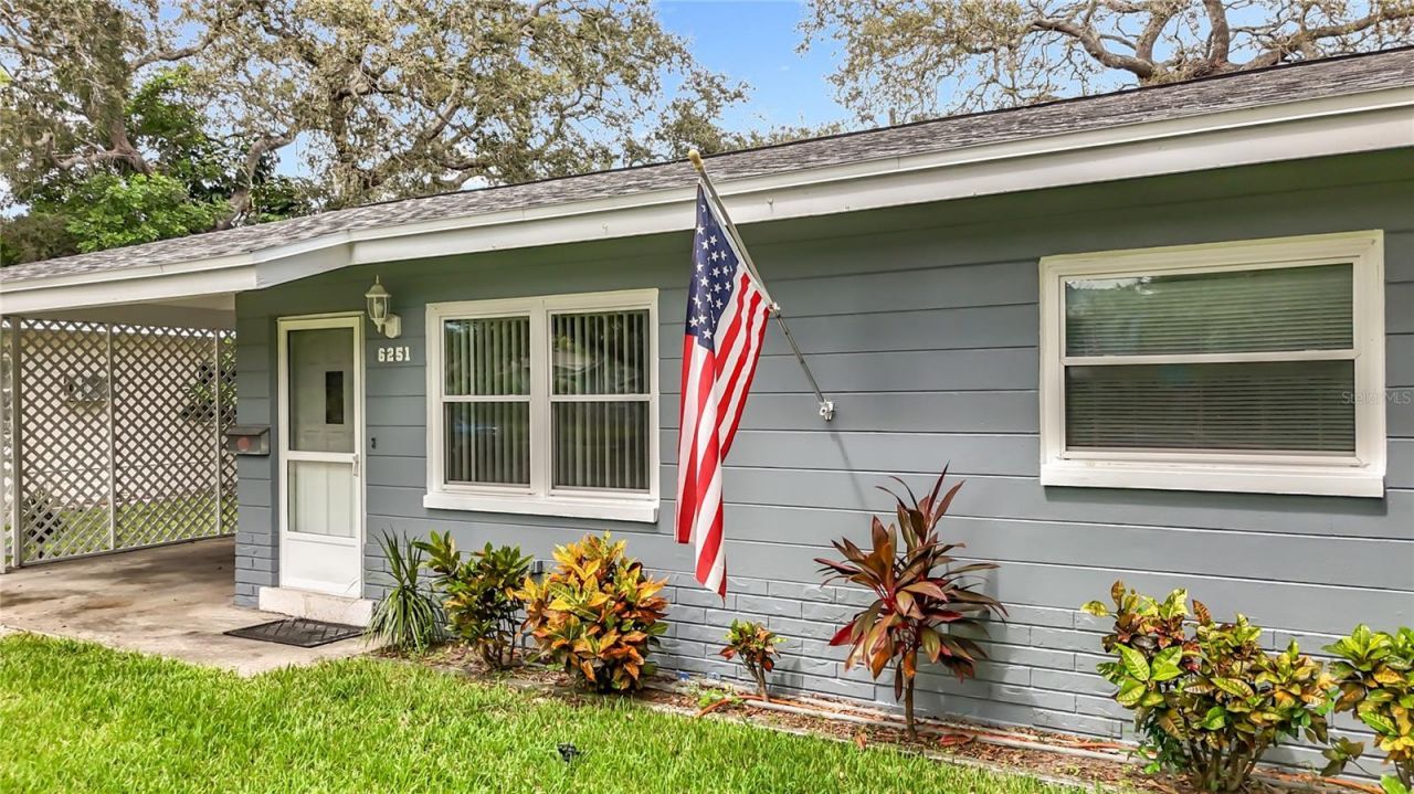 6251 2nd Avenue S, Saint Petersburg, FL 33707 Photo