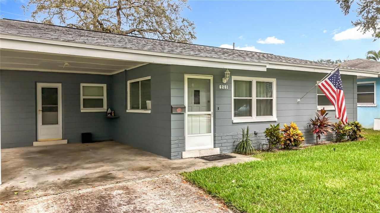 6251 2nd Avenue S, Saint Petersburg, FL 33707 Photo