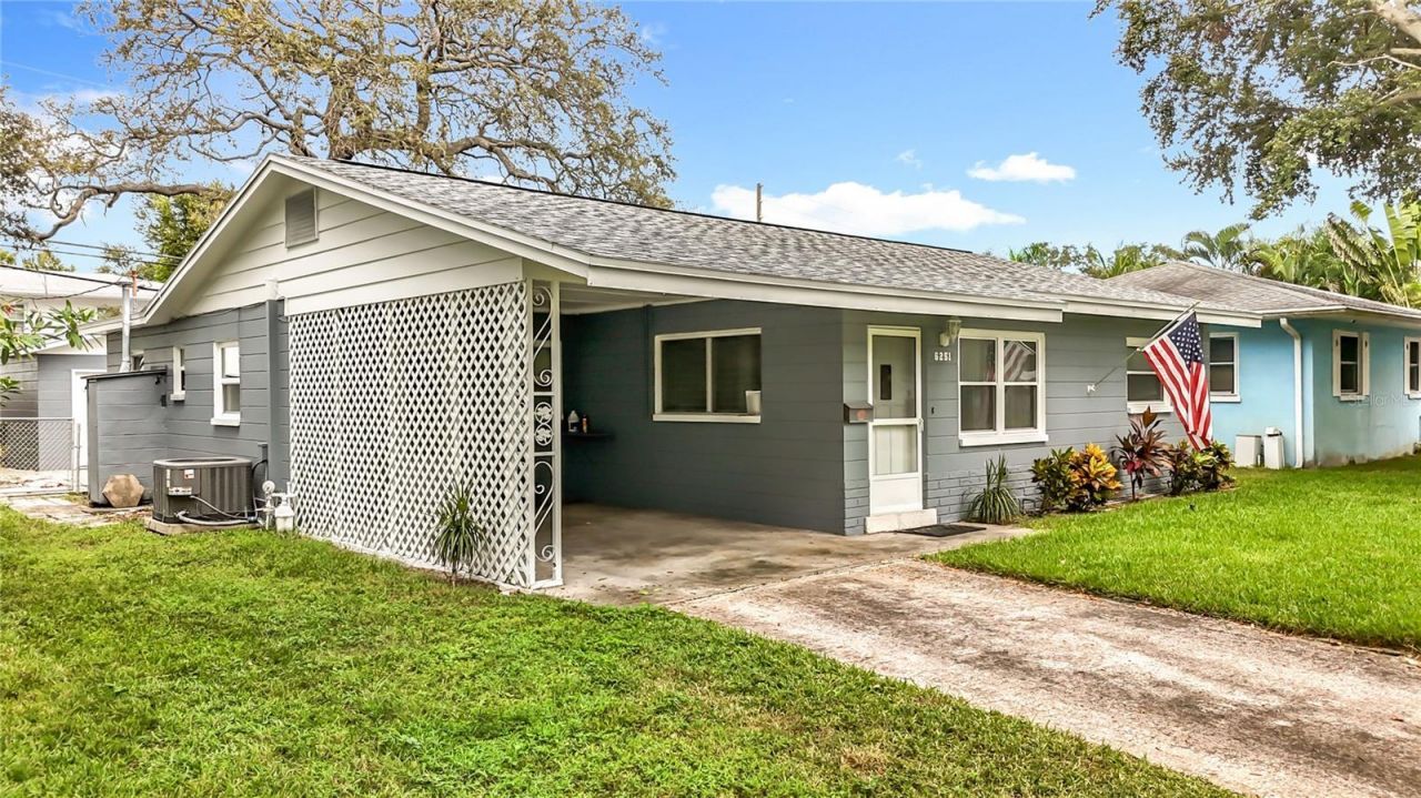 6251 2nd Avenue S, Saint Petersburg, FL 33707 Photo