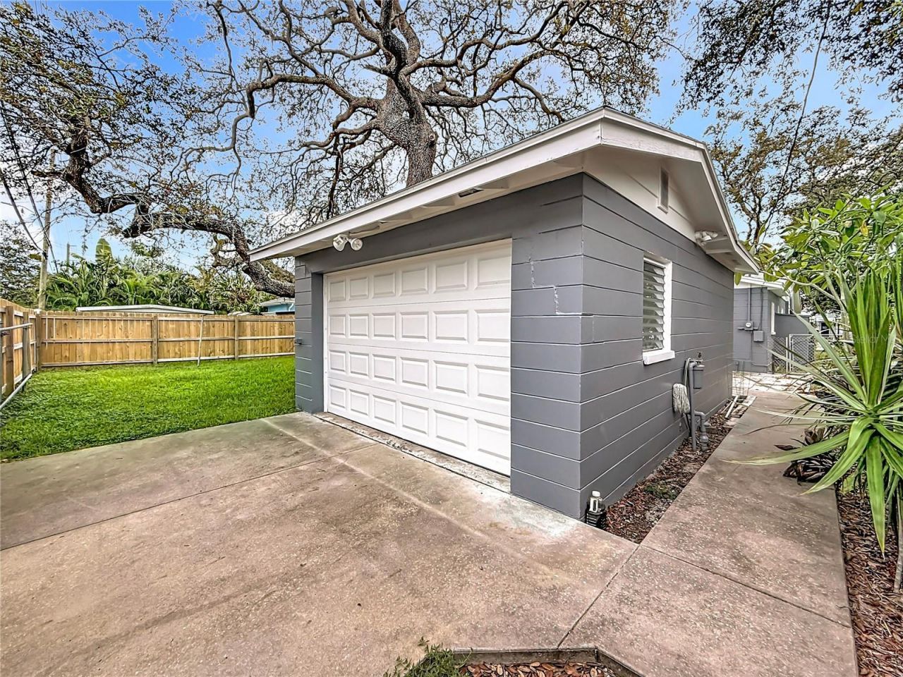 6251 2nd Avenue S, Saint Petersburg, FL 33707 Photo