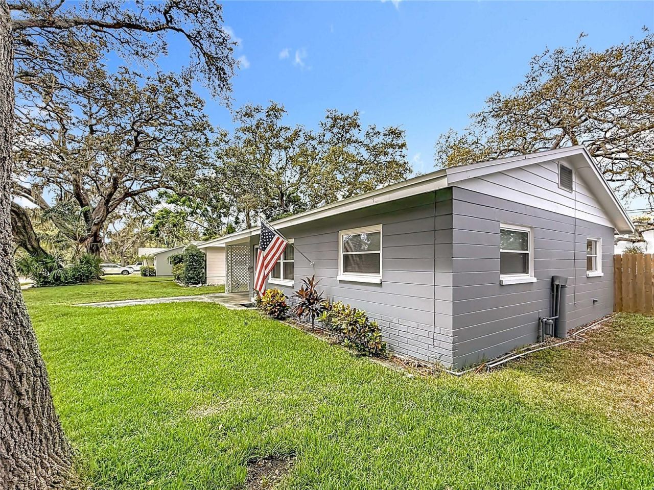 6251 2nd Avenue S, Saint Petersburg, FL 33707 Photo