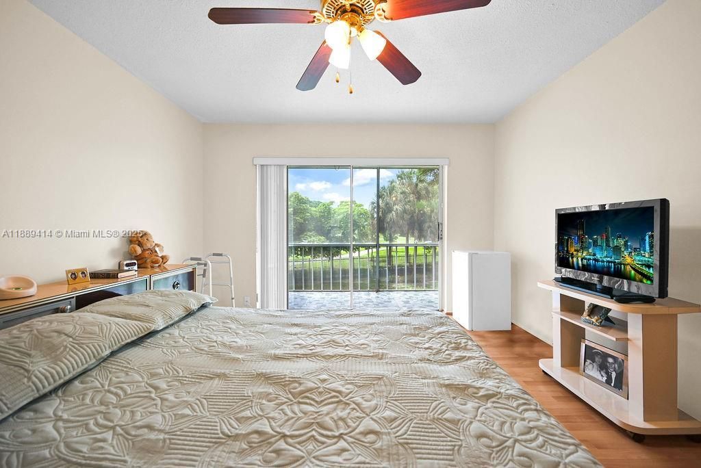 4800 Hillcrest Ln, Unit 210, Hollywood, FL 33021 Photo