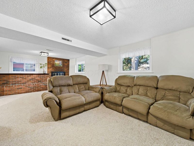 2627 Hubbell Road, Columbus, OH 43232 Photo 24