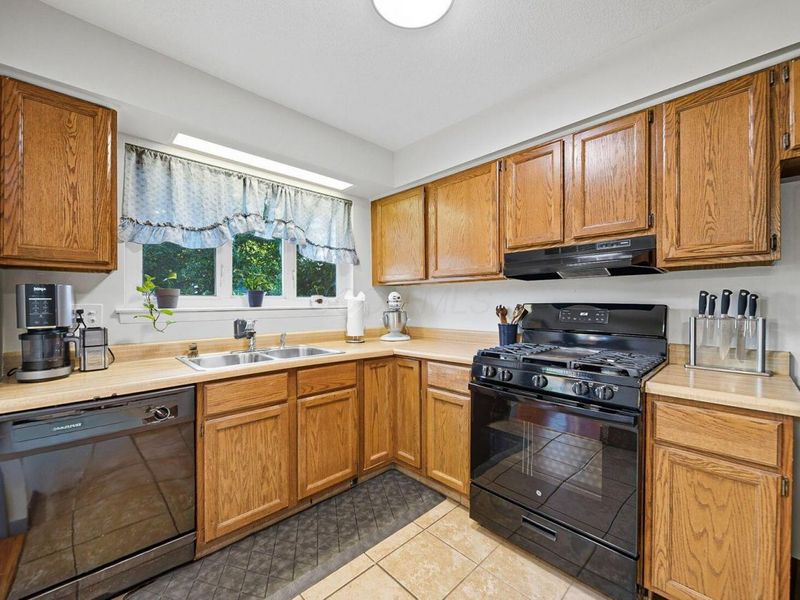 2627 Hubbell Road, Columbus, OH 43232 Photo 7