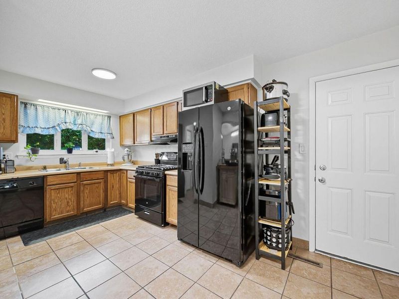 2627 Hubbell Road, Columbus, OH 43232 Photo 8