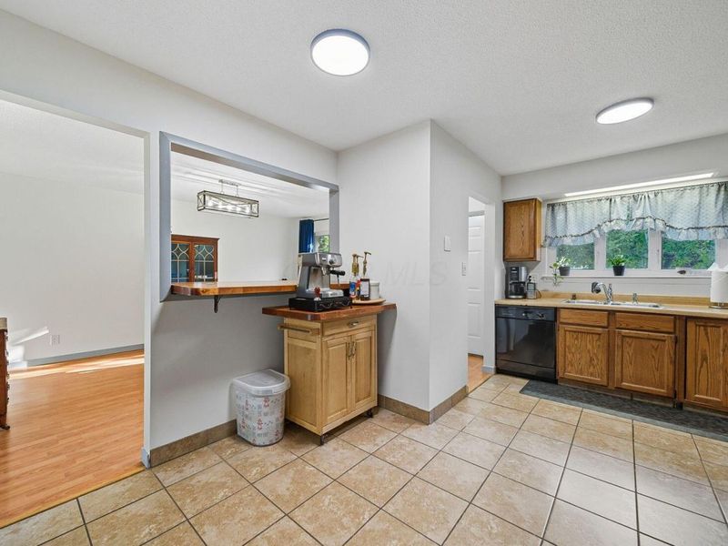 2627 Hubbell Road, Columbus, OH 43232 Photo 9