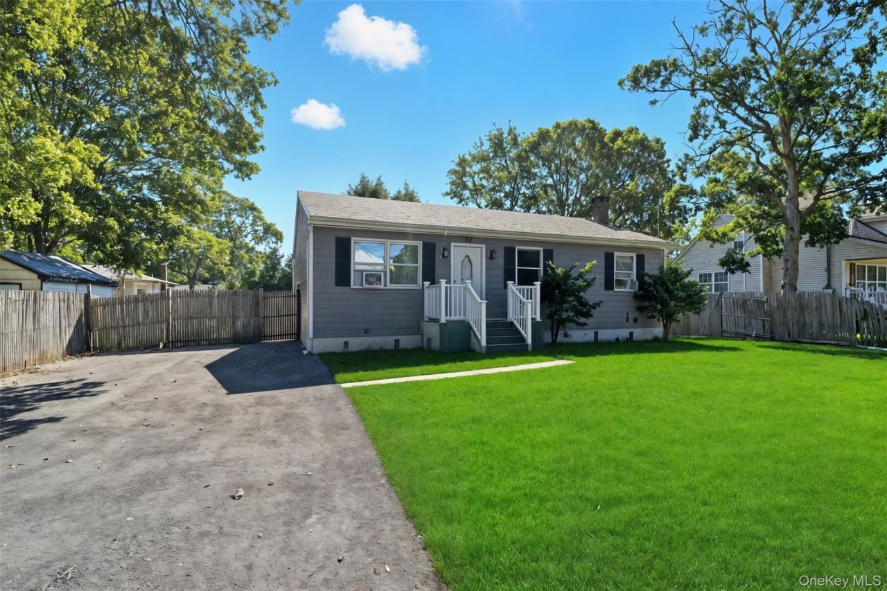 36 Flintlock Drive, Shirley, NY 11967 Main Photo