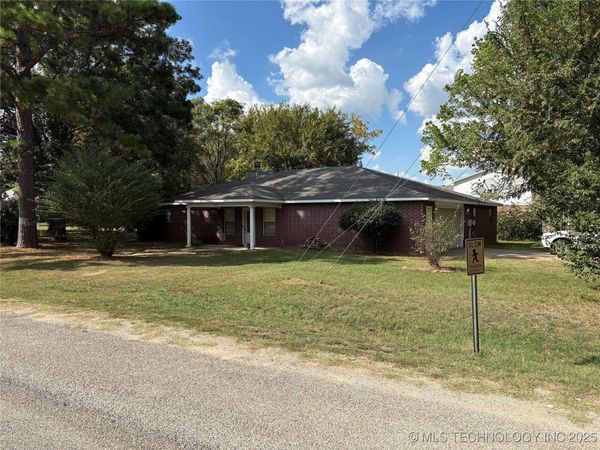 215 E Leecraft, Colbert, OK 74733