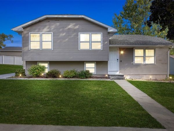 3816 Monterey Drive, Waterloo, IA 50701