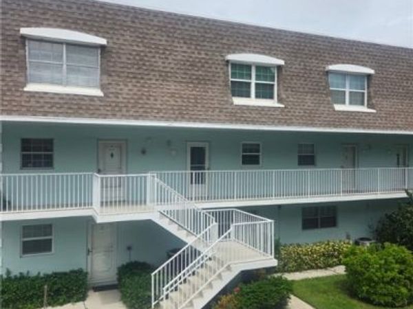 1901 Indian River Boulevard, Unit 207B, Vero Beach, FL 32960