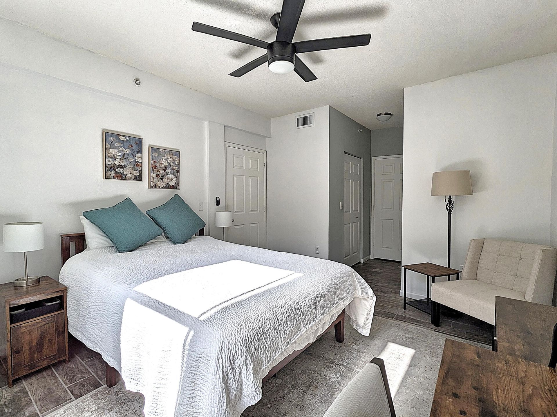 630 S Sapodilla Avenue, Unit 308, West Palm Beach, FL 33401 Photo