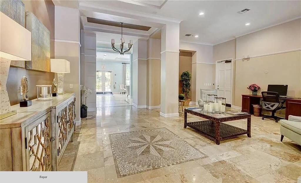 630 S Sapodilla Avenue, Unit 308, West Palm Beach, FL 33401 Photo