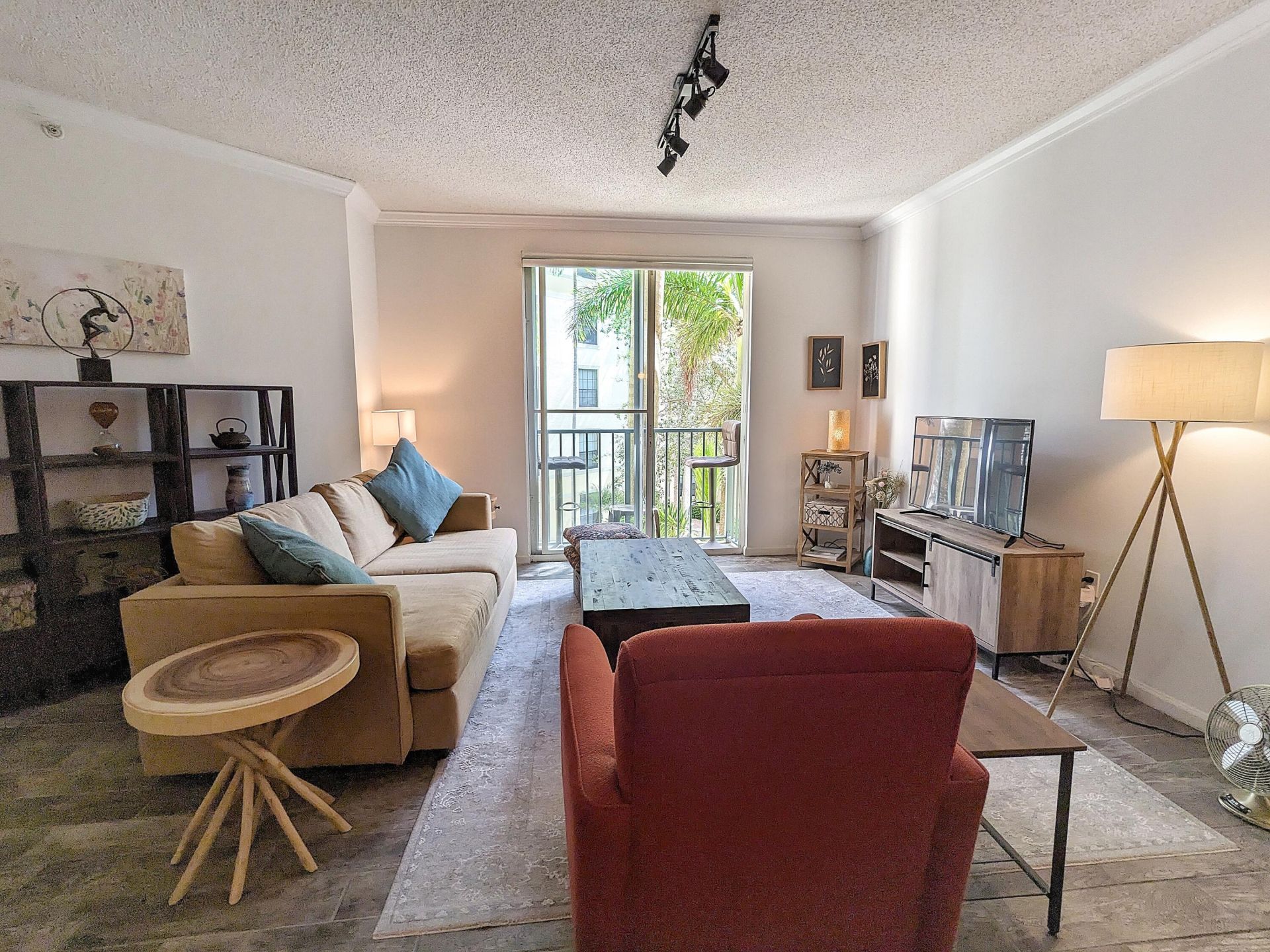 630 S Sapodilla Avenue, Unit 308, West Palm Beach, FL 33401 Photo