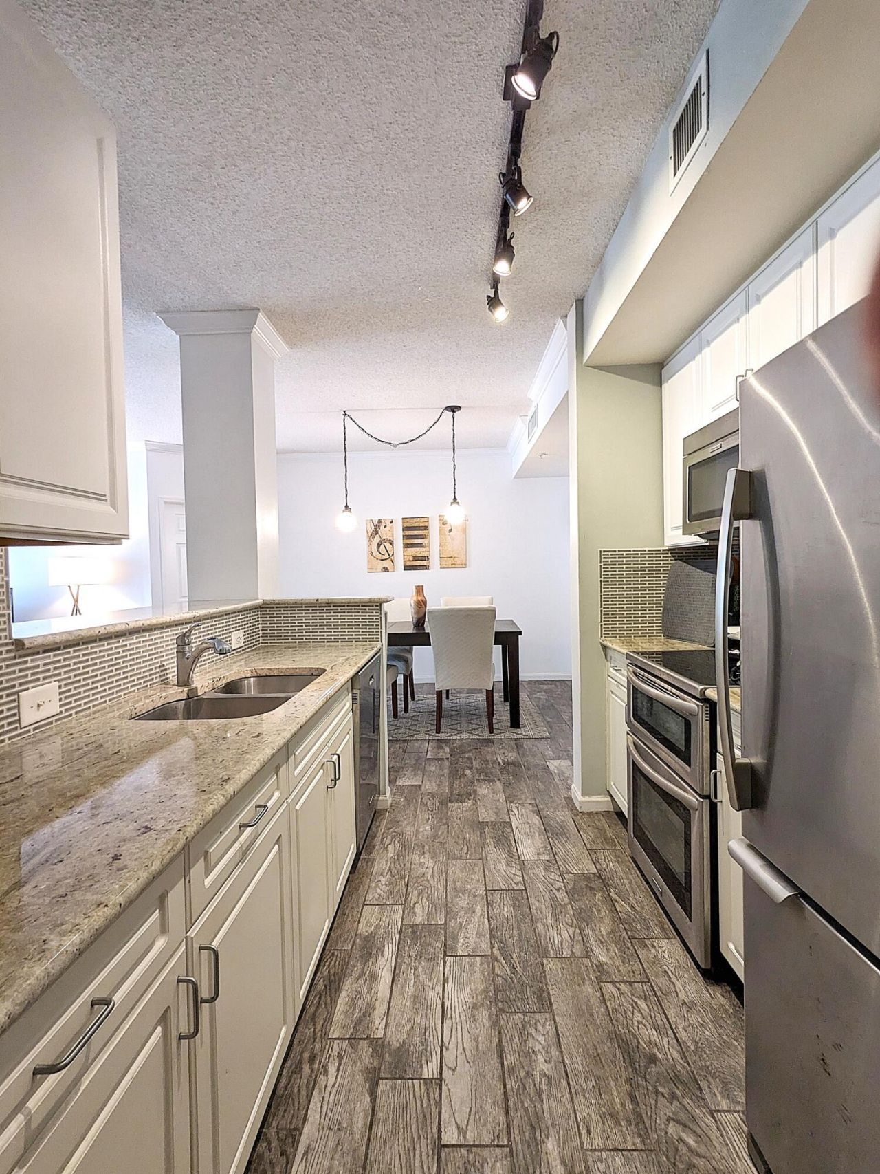 630 S Sapodilla Avenue, Unit 308, West Palm Beach, FL 33401 Photo