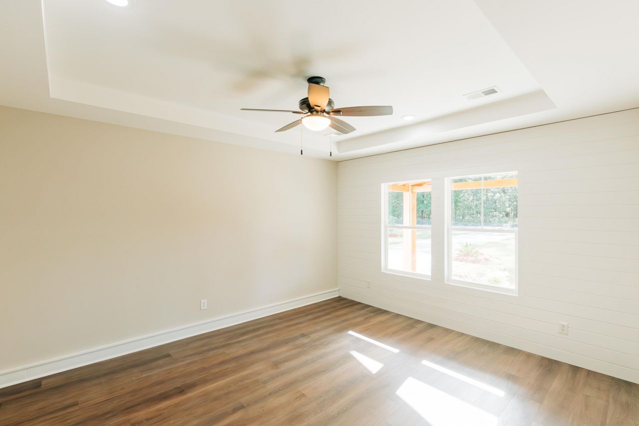 438 Locust Street Photo 18