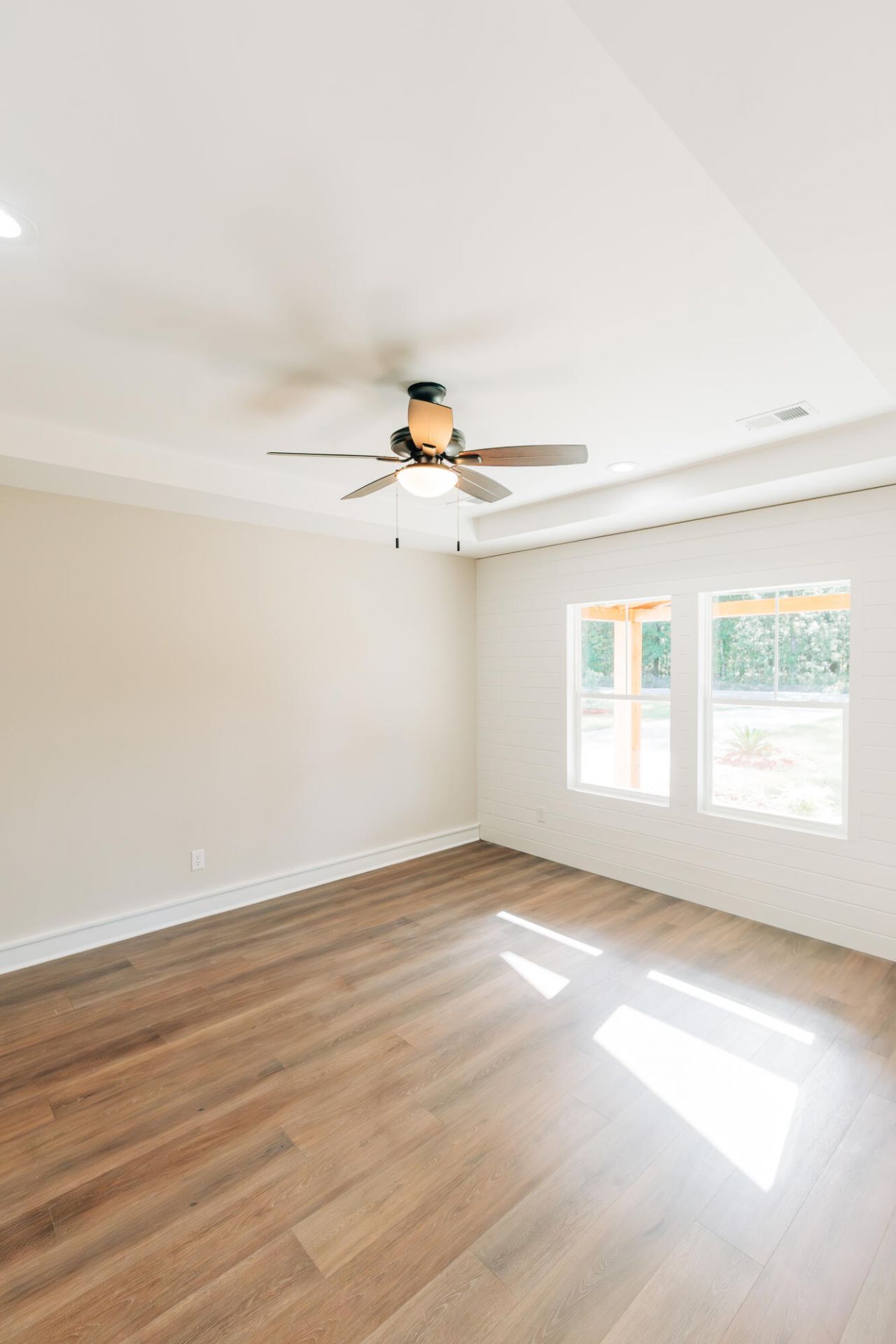 438 Locust Street Photo 19