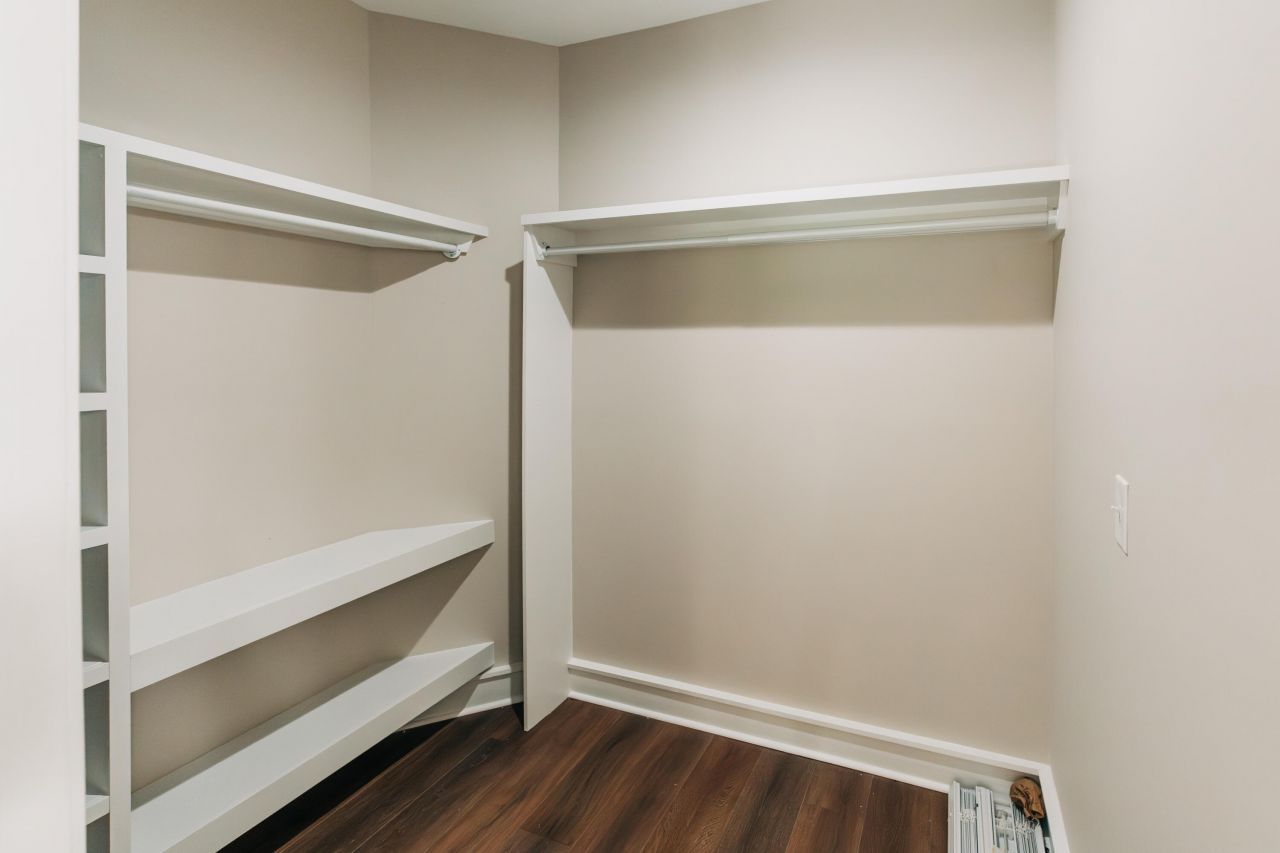 438 Locust Street Photo 23