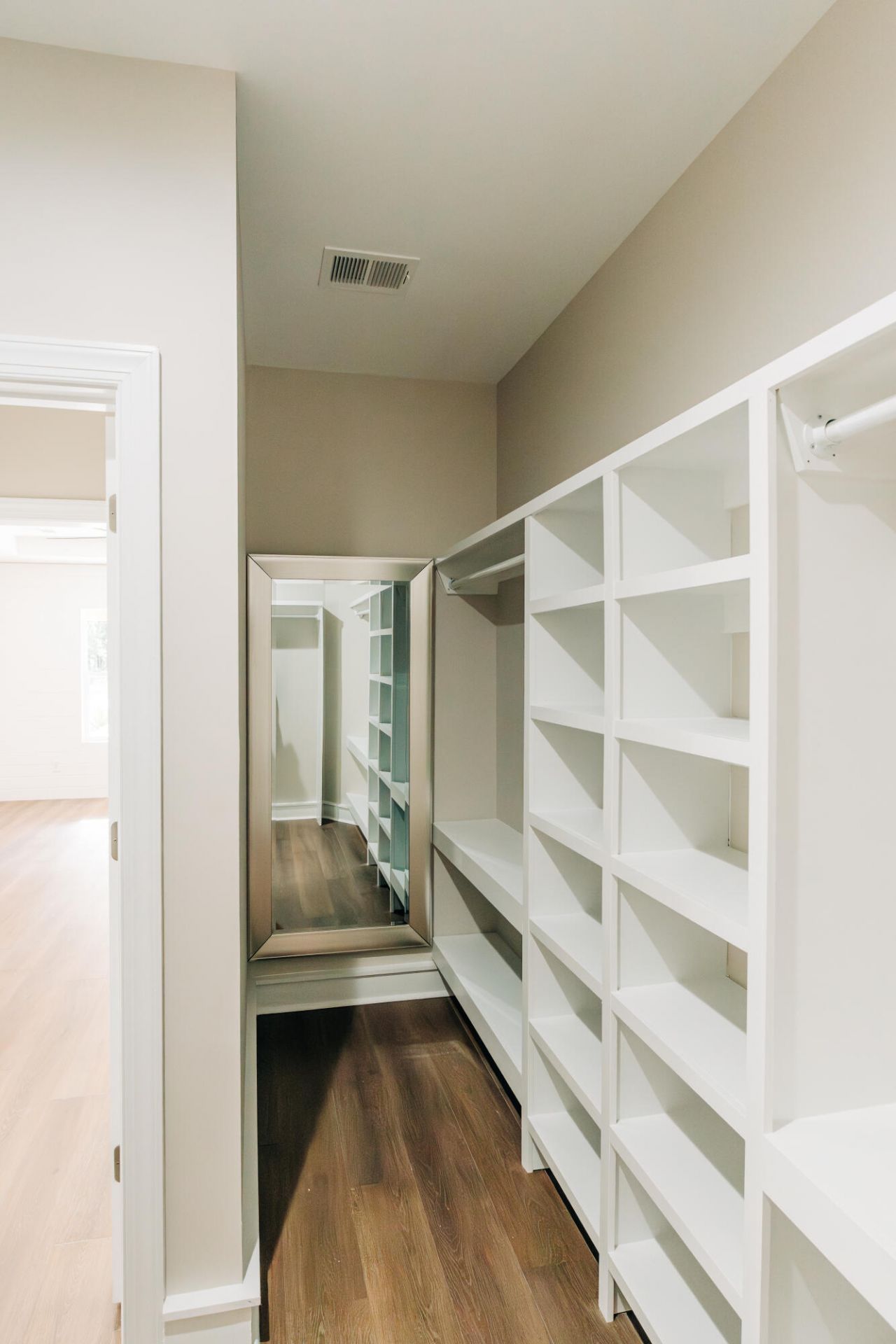 438 Locust Street Photo 25