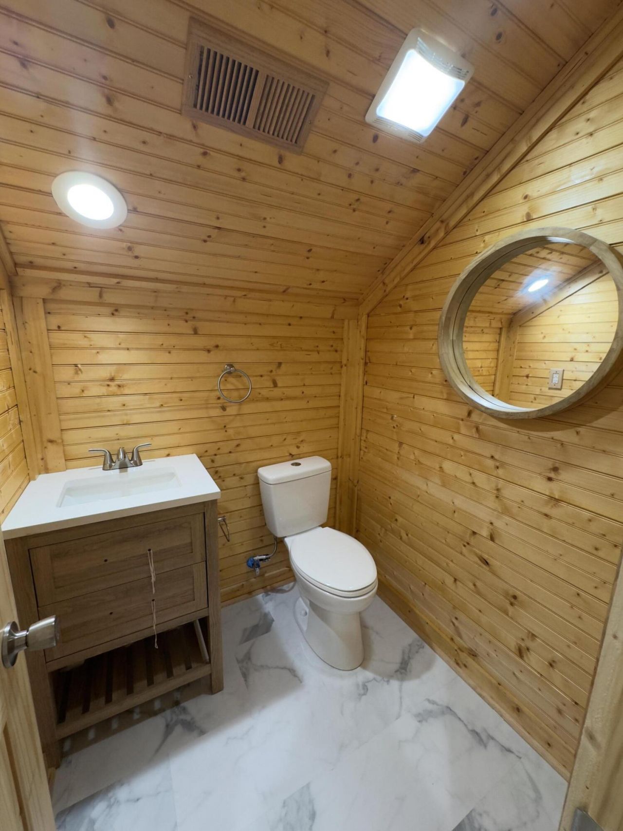 438 Locust Street Photo 45