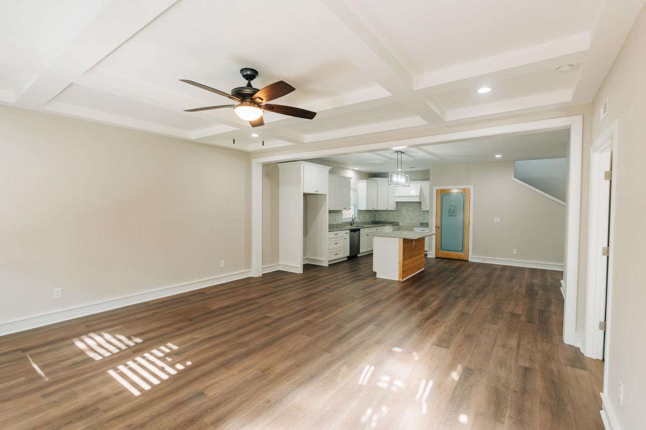 438 Locust Street Photo 7